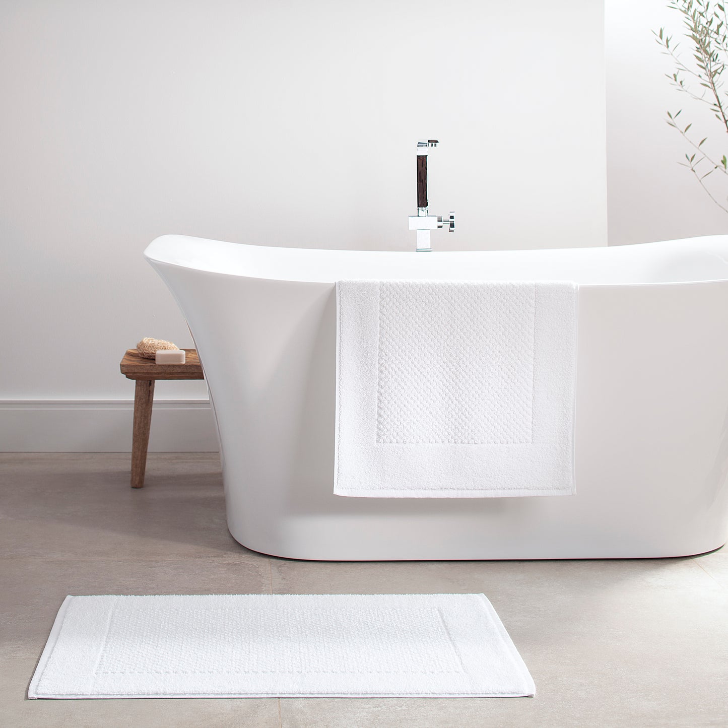 Hooded Bath Robe & Bath Mat Set – Luxury Spa Bundle by Veluda