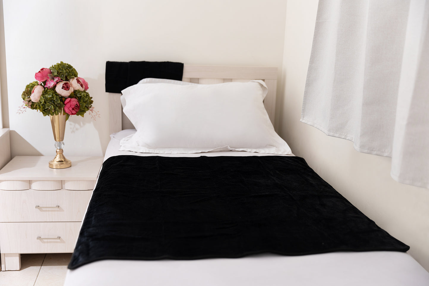 Waterproof Bed Protection Mat Set Soft Coral Fleece, Machine Washable by Veluda
