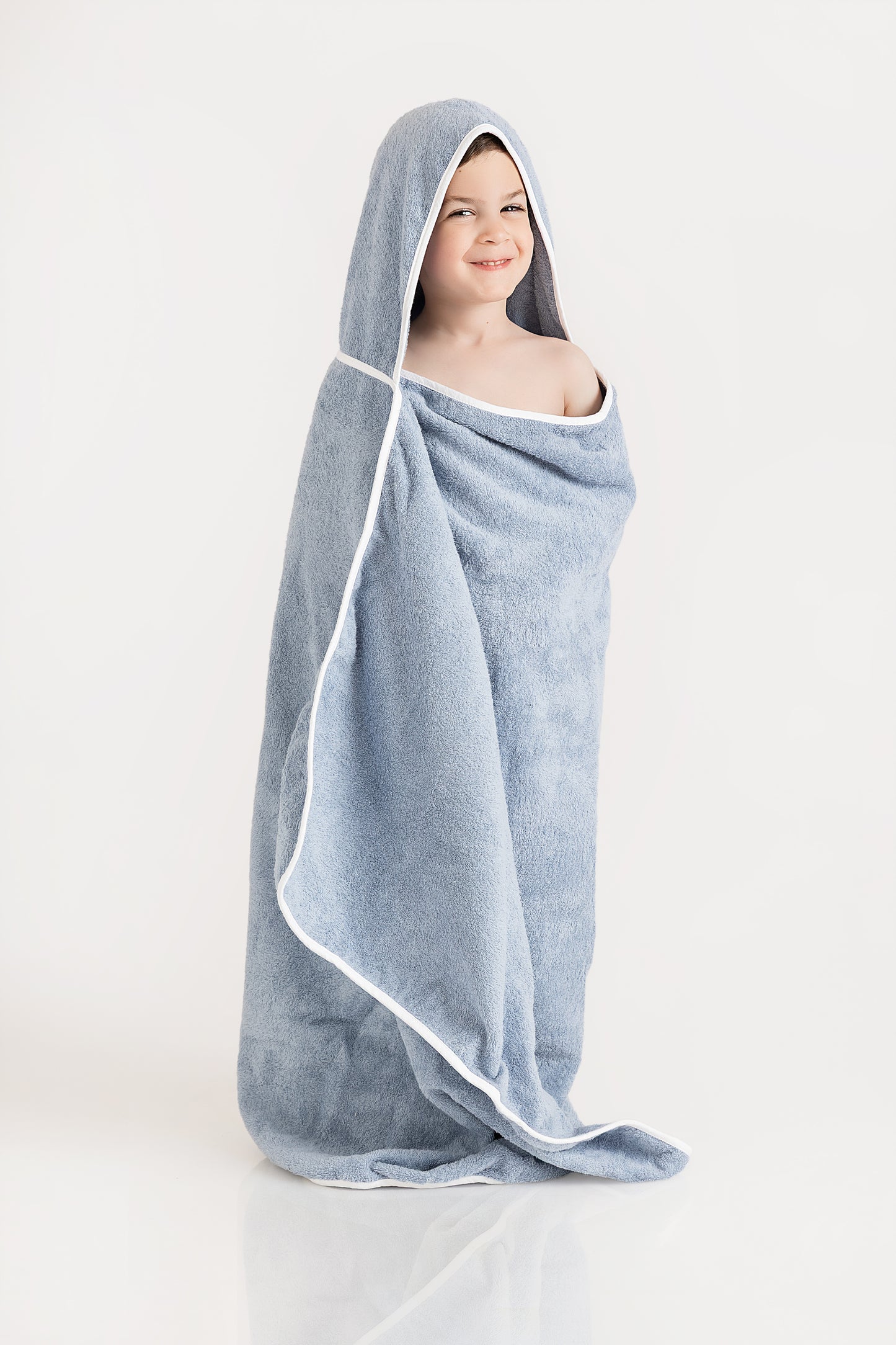 Super Absorbent Hooded Toddler Towel – Grows with Baby, Soft Hypoallergenic Cotton by Veluda
